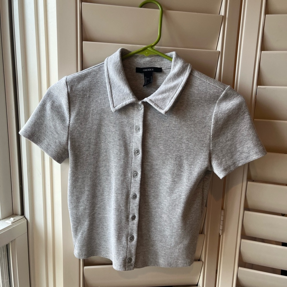 Cropped Collared Tee - Picture 8 of 8
